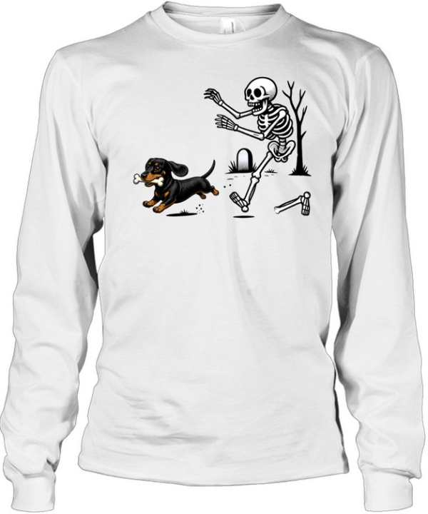 Dachshund Stealing Bone From Skeleton Cute Halloween  Long Sleeved T-shirt