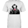 Funny Pennywise Blowing Bubble Gum Peace Sign Halloween Horror  Classic Men's T-shirt